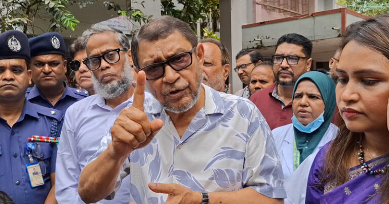 সরকারি হাসপাতালের সামনে কোনো ক্লিনিকের অনুমোদন দেওয়া হবে না
